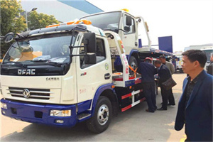 博乐汽车道路救援拖车价格